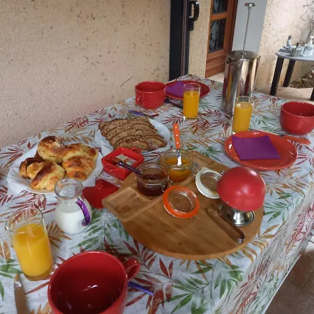 Le Violet Bed & Breakfast 3*