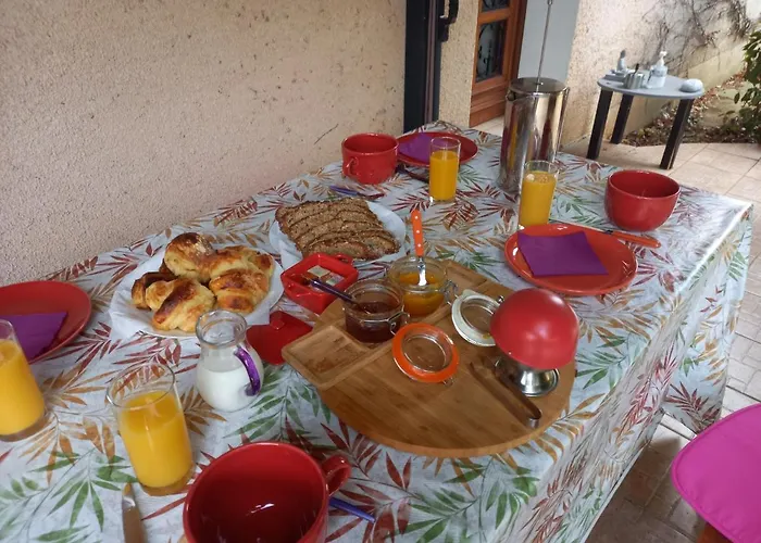 Le Violet ベッド・アンド・ブレックファスト 3*